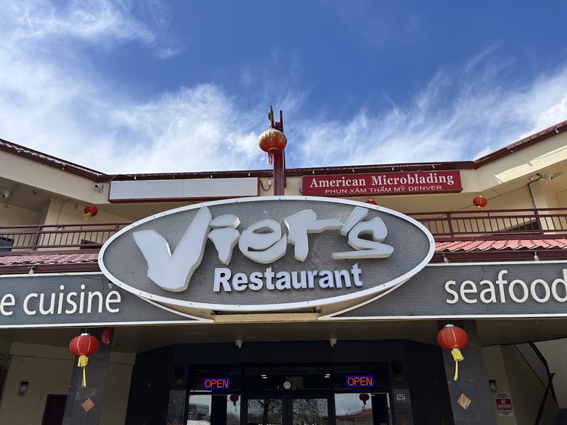 Viet's Restaurant exterior