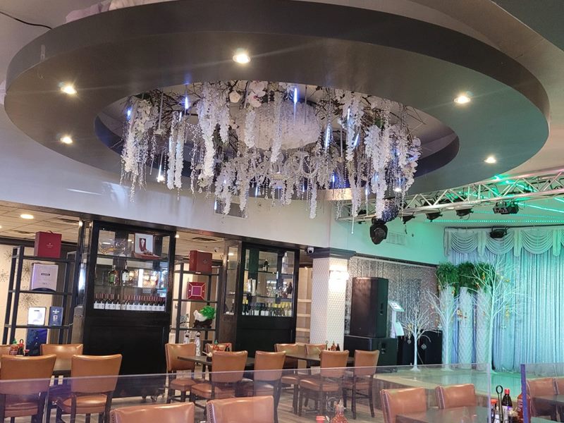Viet's Restaurant interior